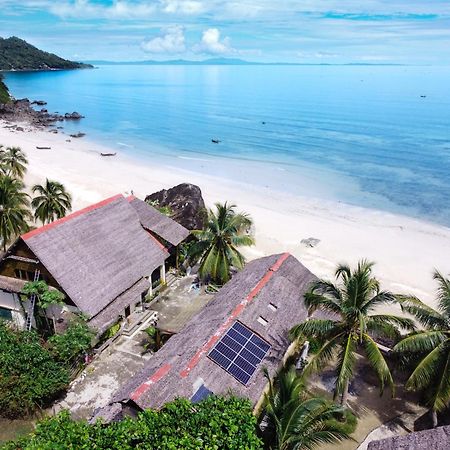 Shambala Madagascar: Beachfront Lodge And Adventures Ambolobozo Экстерьер фото