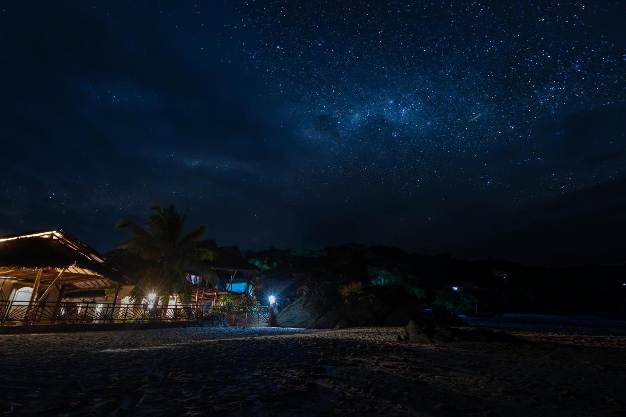 Shambala Madagascar: Beachfront Lodge And Adventures Ambolobozo Экстерьер фото
