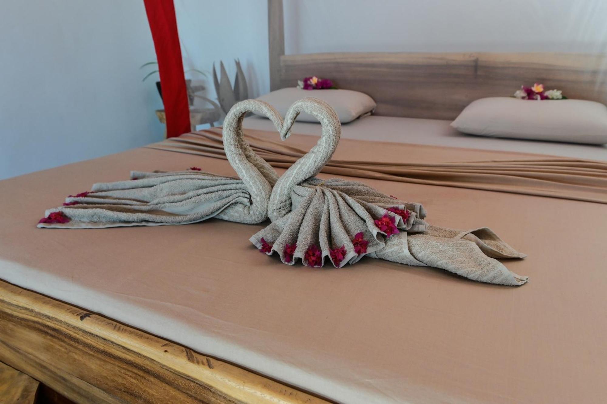 Shambala Madagascar: Beachfront Lodge And Adventures Ambolobozo Экстерьер фото