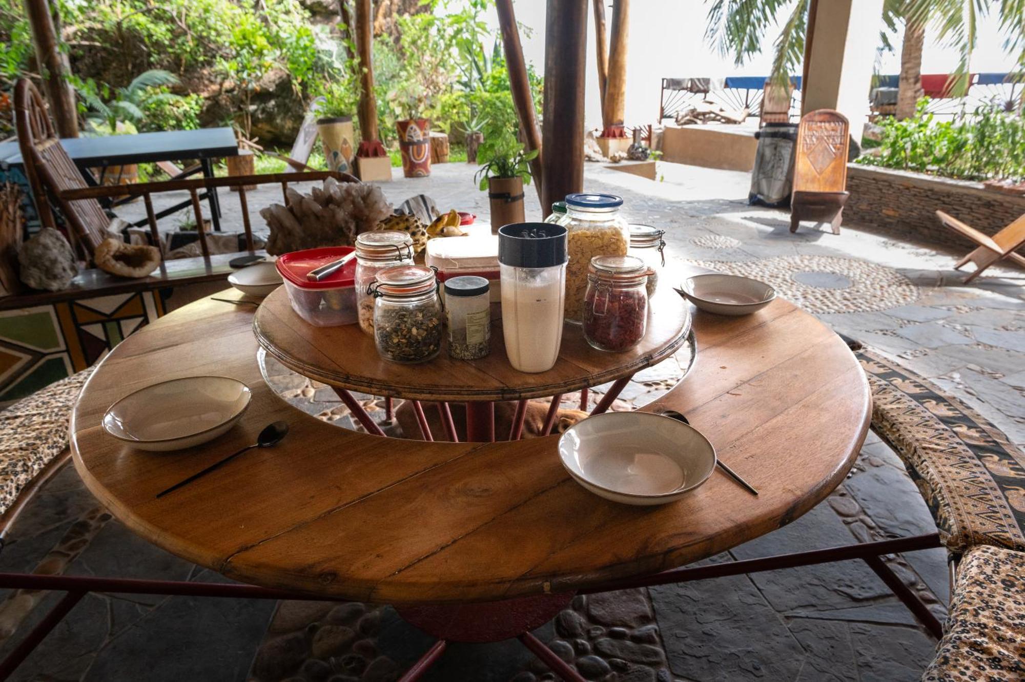 Shambala Madagascar: Beachfront Lodge And Adventures Ambolobozo Экстерьер фото