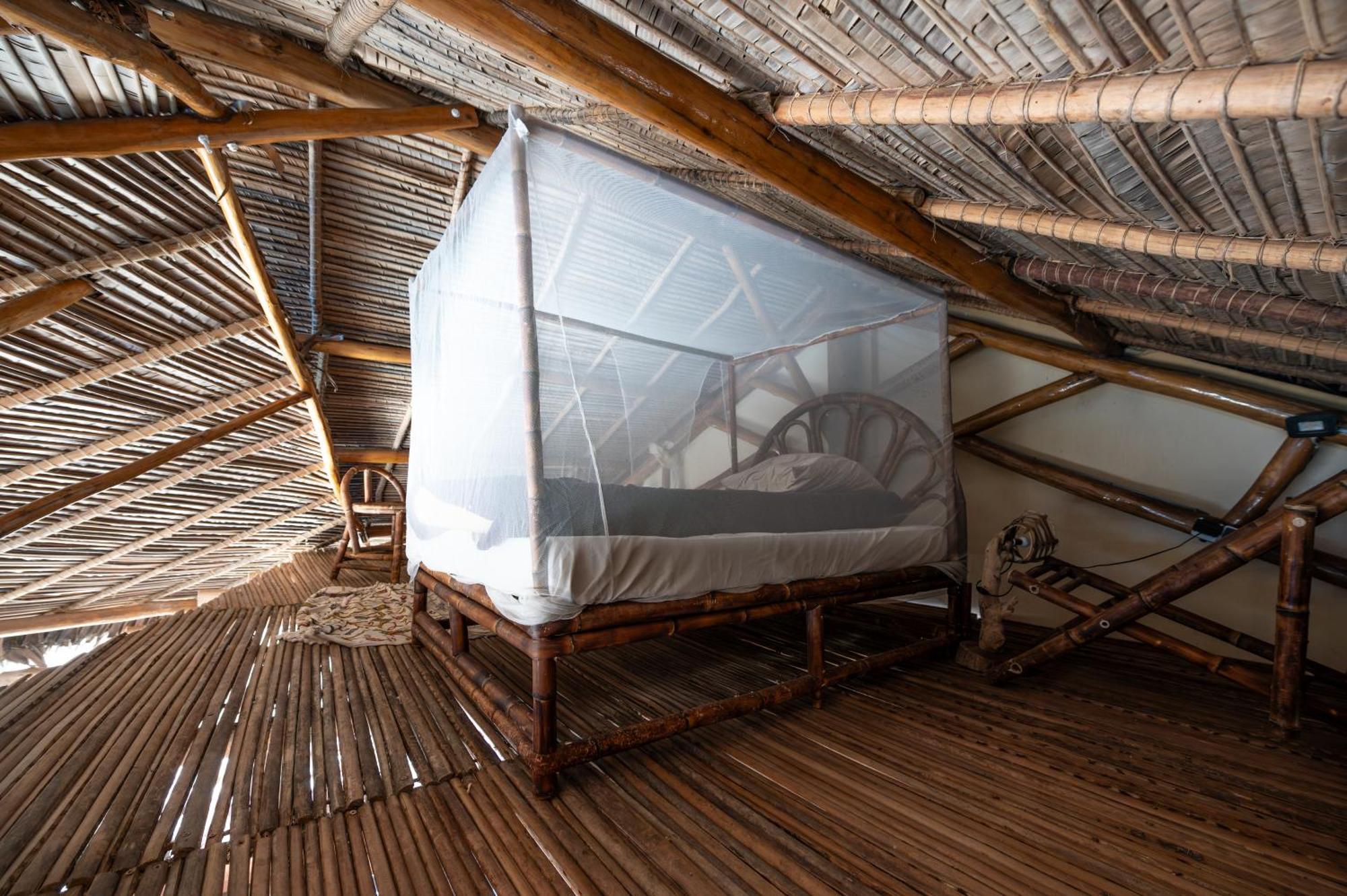 Shambala Madagascar: Beachfront Lodge And Adventures Ambolobozo Экстерьер фото