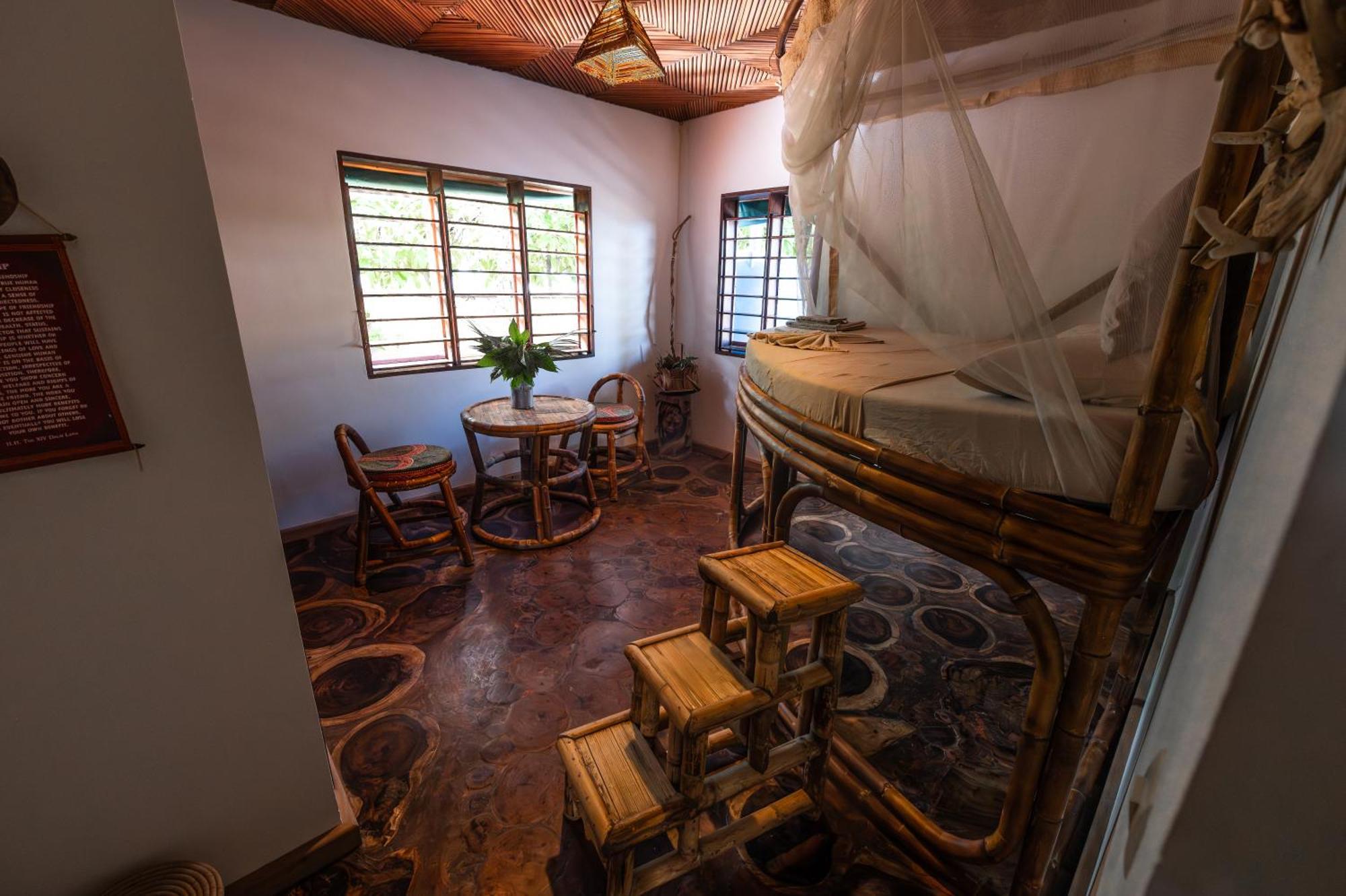 Shambala Madagascar: Beachfront Lodge And Adventures Ambolobozo Экстерьер фото