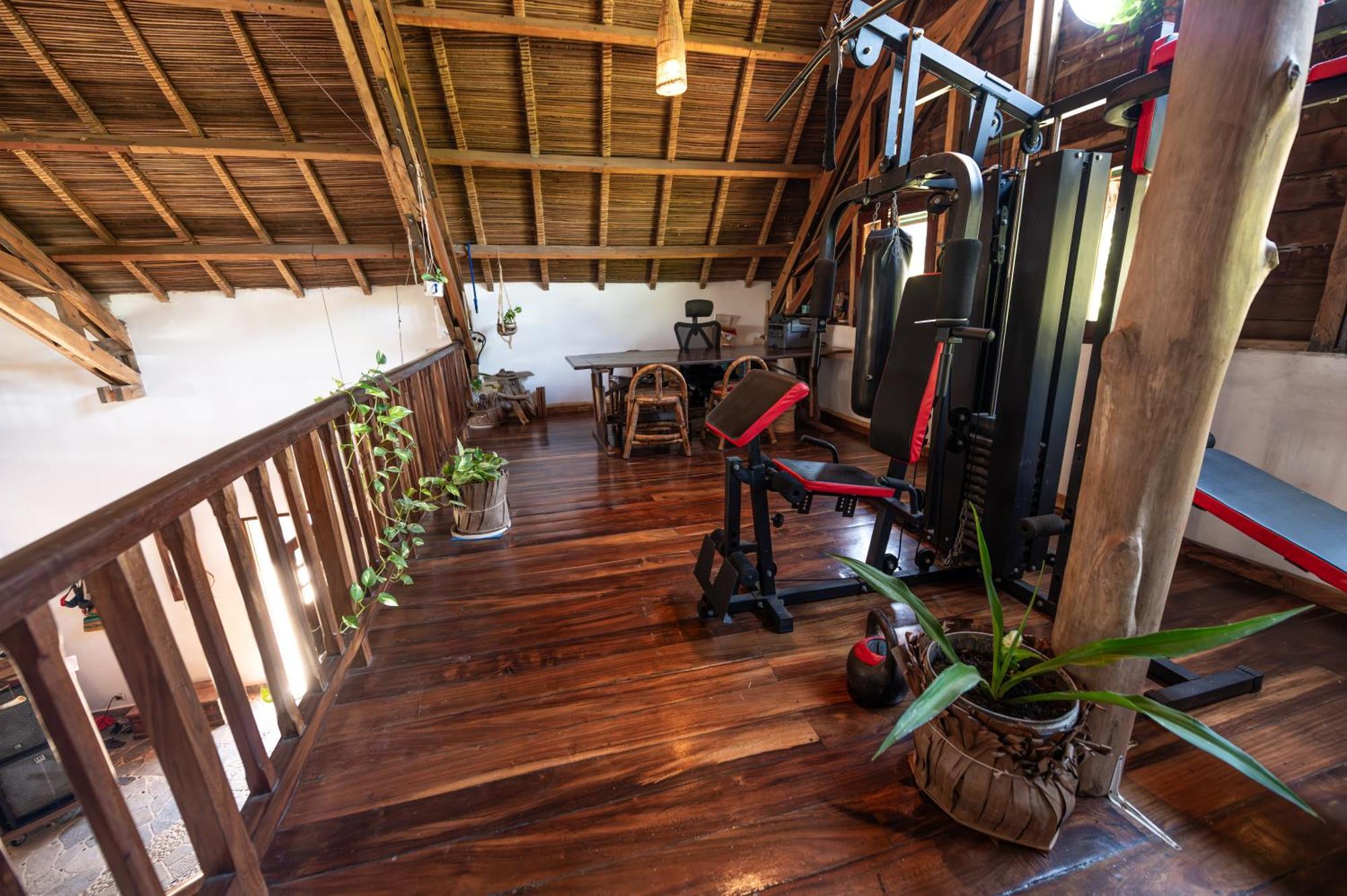 Shambala Madagascar: Beachfront Lodge And Adventures Ambolobozo Экстерьер фото
